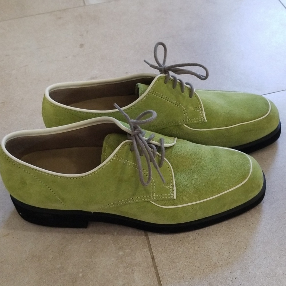 Green Hush Puppies - Women size 8